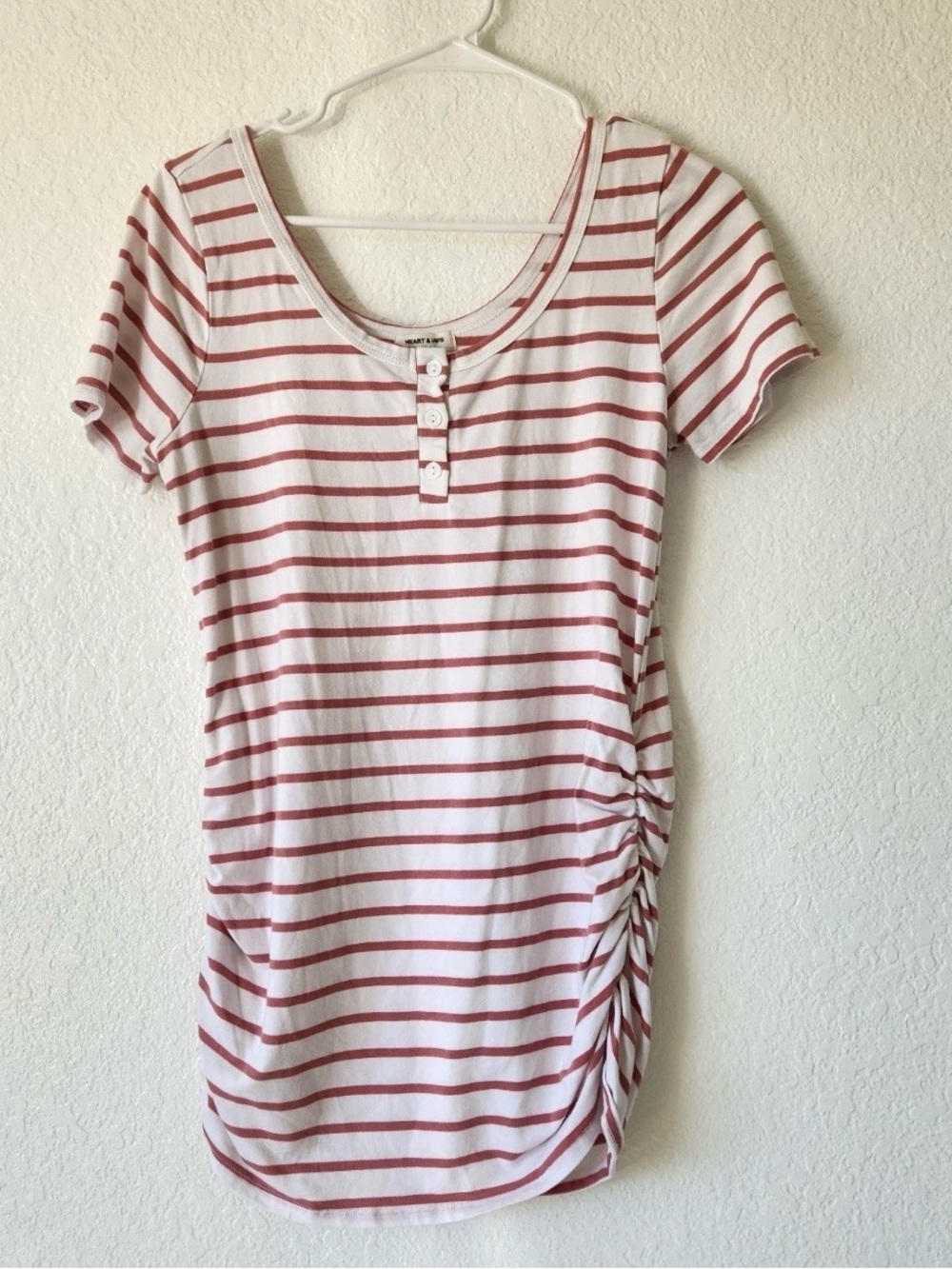 Heart & Hips Striped Henley Short Sleeve
Top Ruched Sides Button Tunic Size L